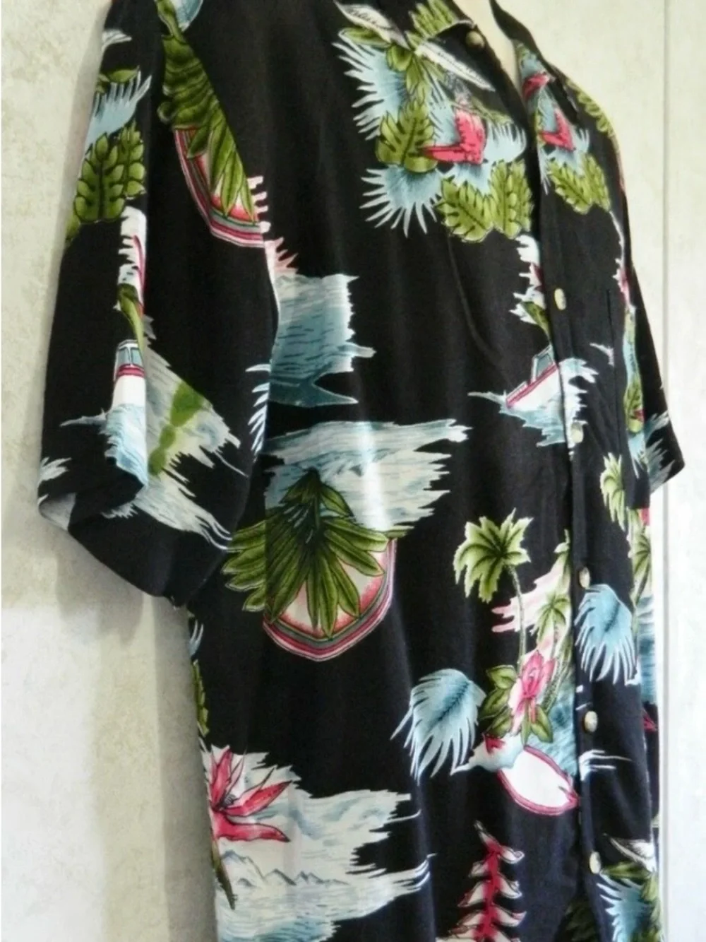 Laguna B Black Tropical Print Button-Front Hawaiian Shirt - Picture 2 of 4
